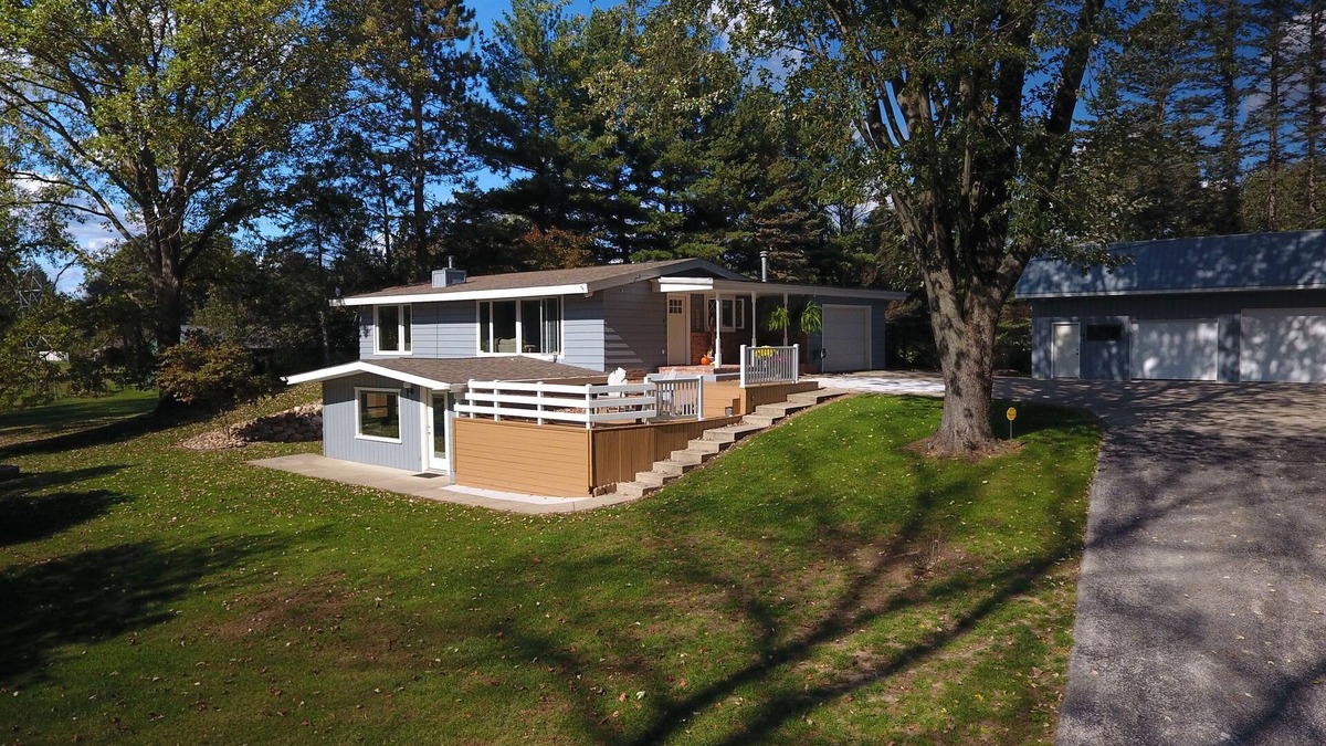 Midland House | Creek Home