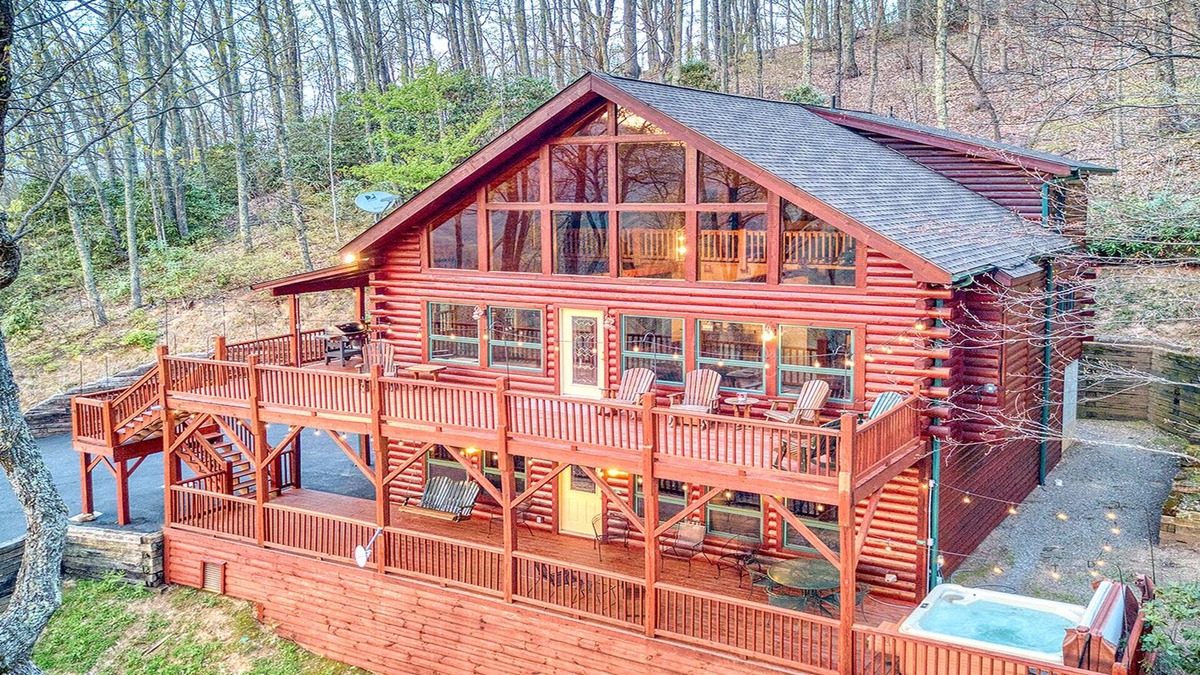 Waynesville Cabin | Creek'nWoods IV -Views-Decks-waterfall-sleeps 14