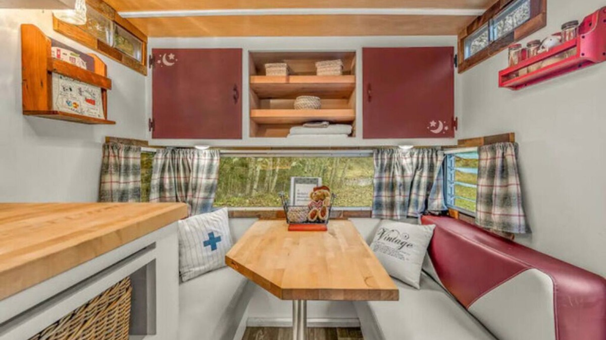 Sherwood - Tualatin North Apartment | Creek-Side Camping in a Classic - Unique Northwest Vacation Rentals