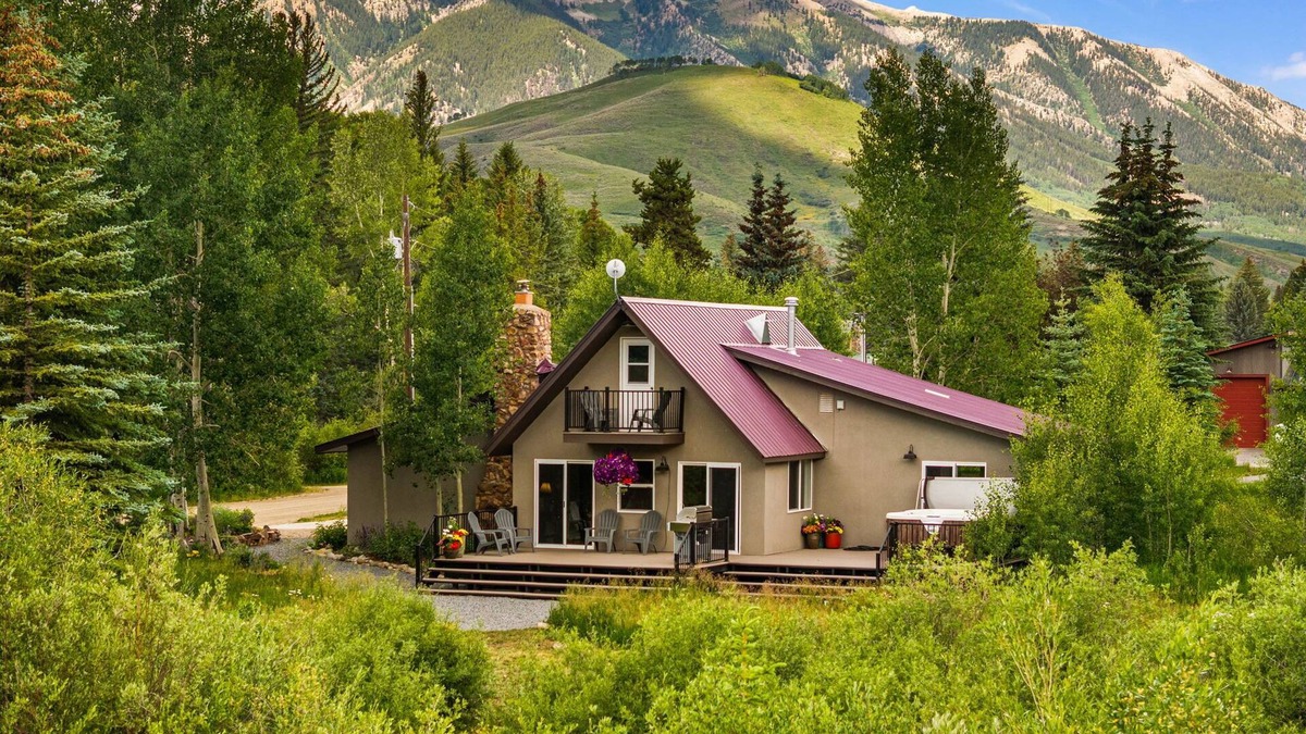 Crested Butte House | Creek Side Getaway