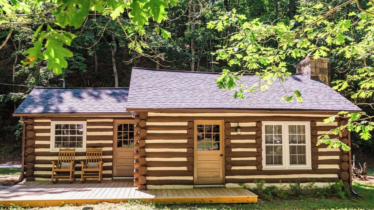 Caldwell Cabin | Creek side Log Cabin with hot tub in White Sulphur Springs WV