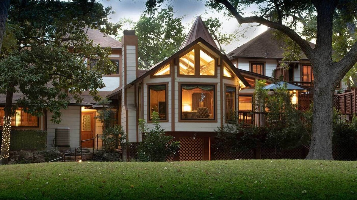 Wimberley Bed & Breakfast | Creekhaven Inn & Spa