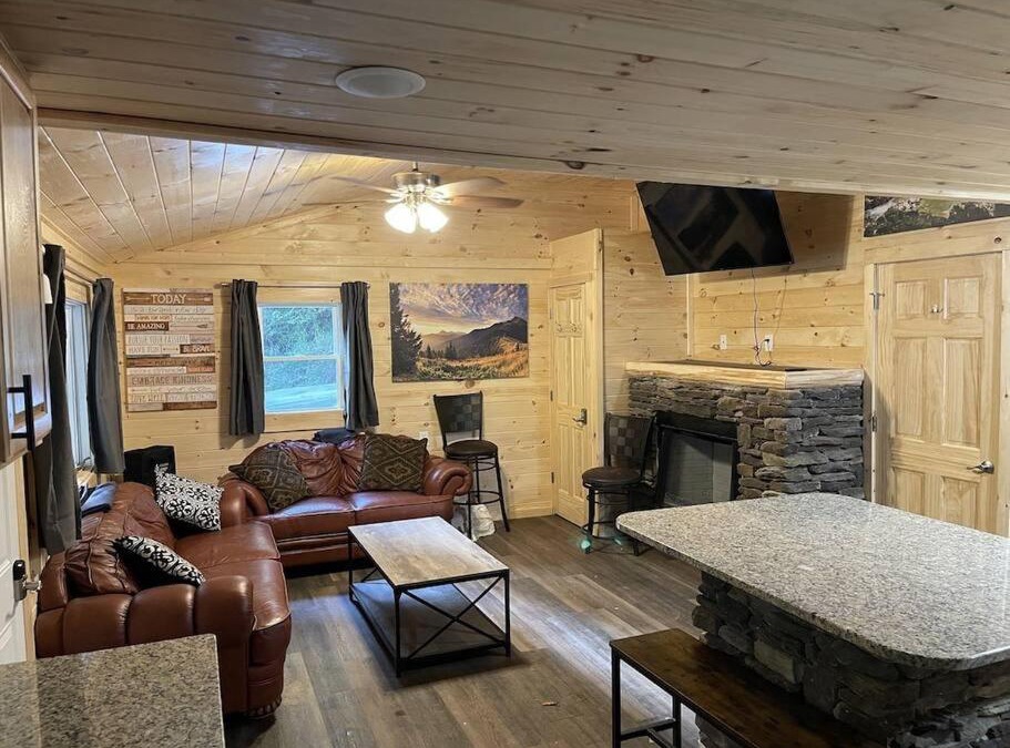 Banner Elk House | Creekside 3 bedroom 2 bath cabin on private creek