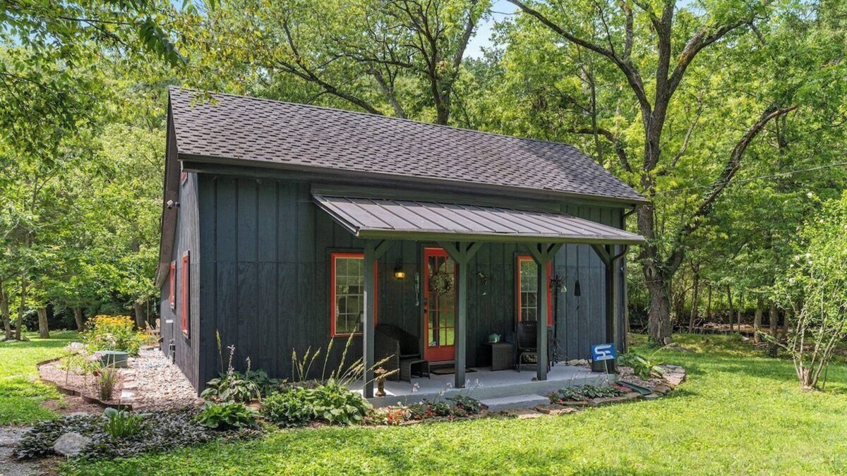 Versailles Cabin | Creekside- Bourbon Trail Oasis