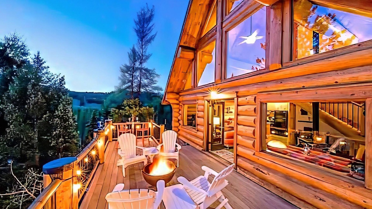 Black Hawk Cabin | Creekside Cabin – Hot Tub, Fire Pit, Forest Trails, River Views near Nederland