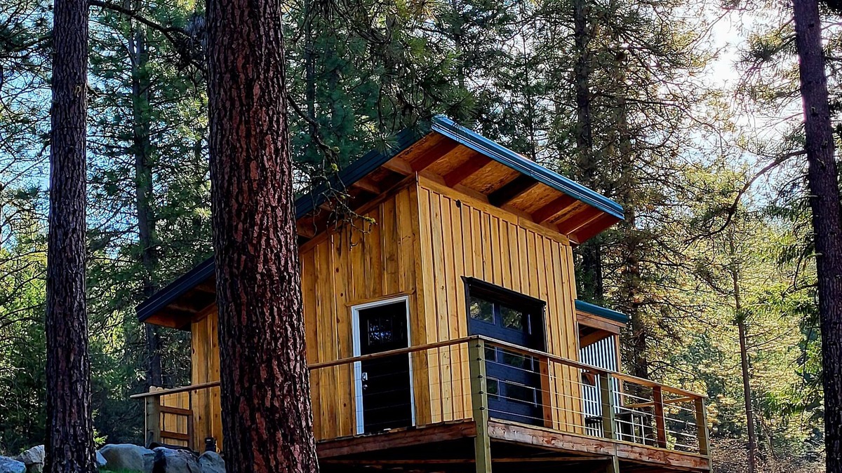 Rice Cabin | CreekSide Cabin - Secluded 1 bedroom Cabin built with Nature in mind