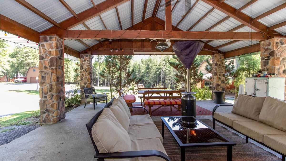Clearfield Cabin | CREEKSIDE CABIN @ THE BEAR'S DEN 5 beds & 3 baths, 30 acres, trout stream & pond