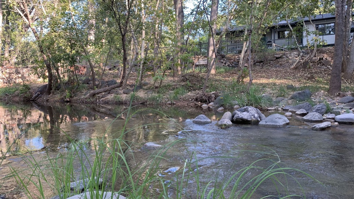 Rimrock Cabin | Creekside Cabin Under the Sycamores