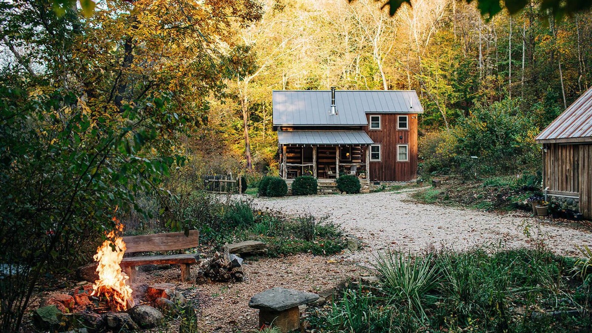 Amherst Cabin | Creekside Cabin w/Wood Stove | Unplugged Getaway