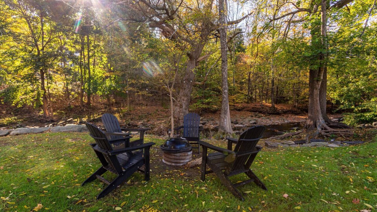 Jeffersonville Apartment | Creekside Cottage