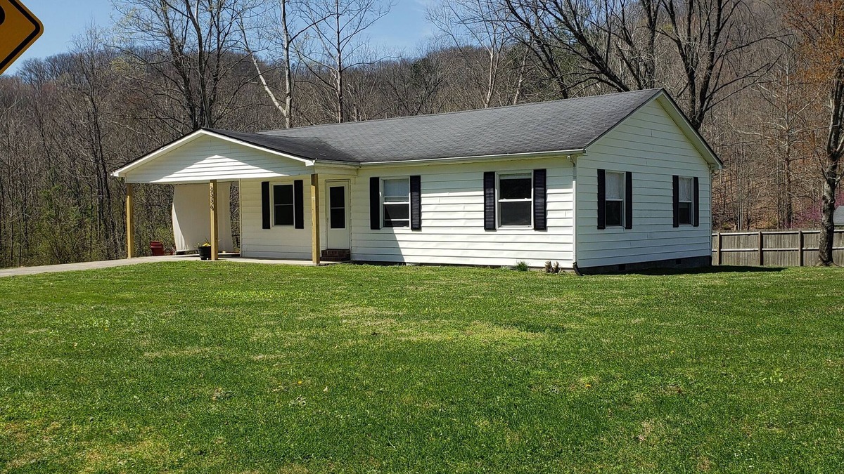 Stanton House | Creekside cottage home near Red River Gorge and Natural Bridge State Park
