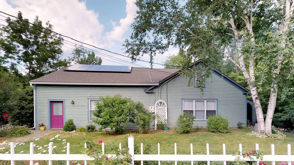 Westhampton Apartment | Creekside Country Comfort, Northampton Access! Lovely apartment sleeps 8
