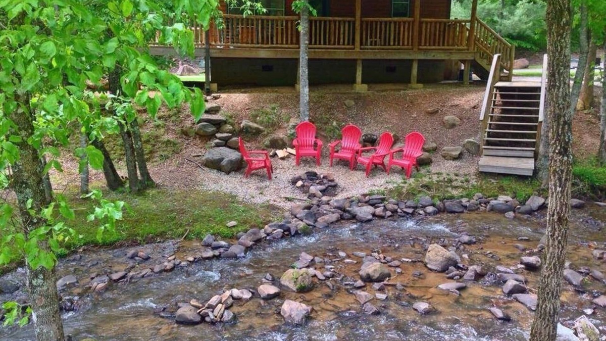 Bryson City Cabin | Creekside Family Getaway! Can't get any closer to the water than this!