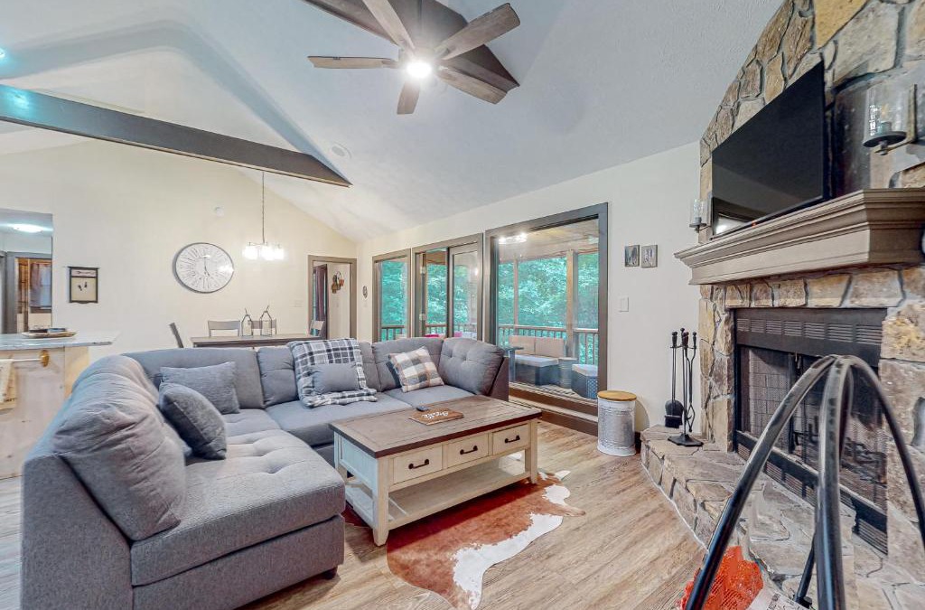 Young Harris House | Creekside Getaway