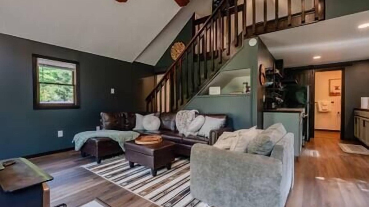 Branchport Cabin | Creekside Hideaway Cabin