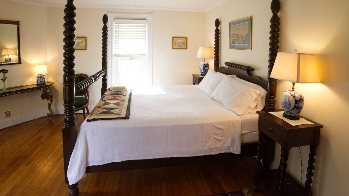 Leonardsville House | Creekside House at Horned Dorset Artists' Colony