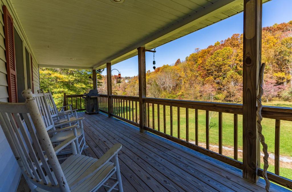 Sparta House | Creekside Paradise - A Peaceful Family Focused Retreat on a Flowing Creek