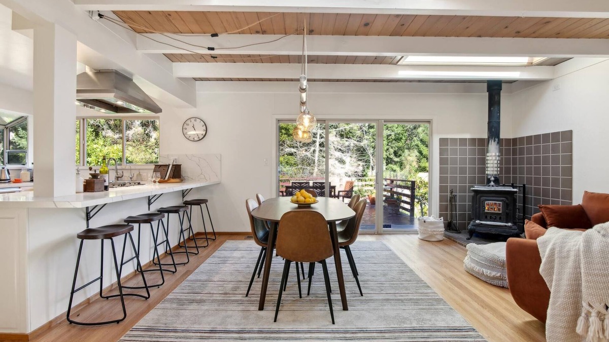 Park Pacifica House | Creekside Retreat~Min to Beach~Hot Tub~Hidden Creek