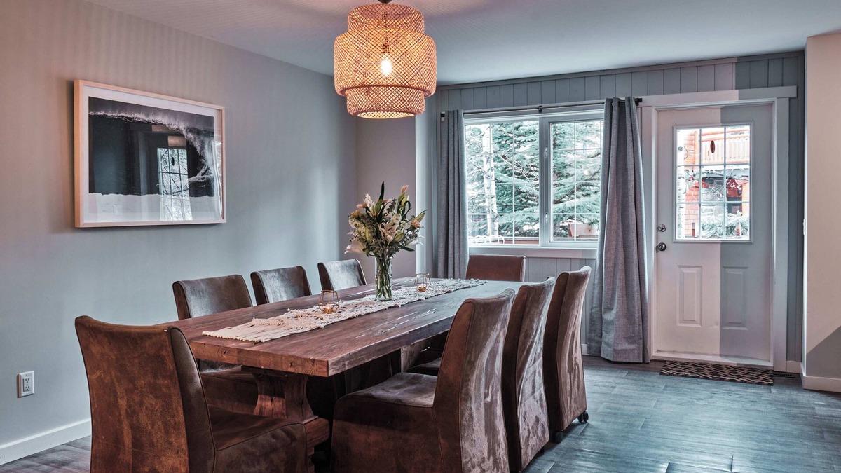 Cougar Creek Hotel | Creekside Villa Family Suite in Canmore