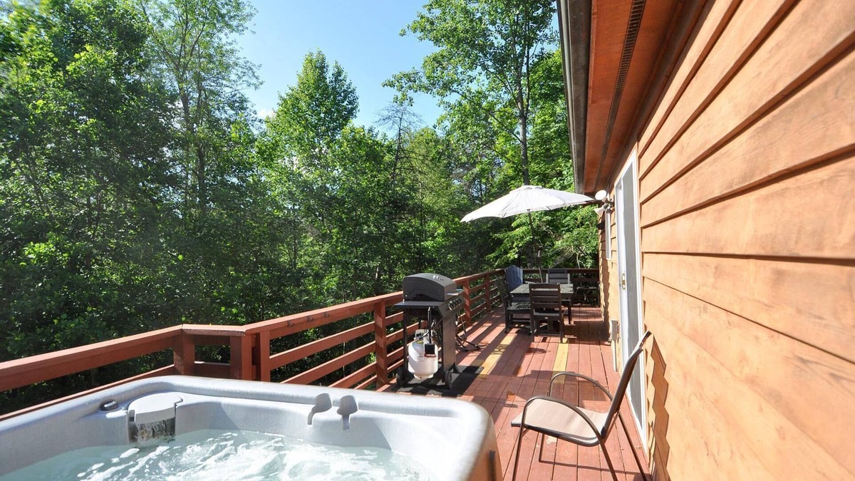 Berkeley Springs House | Creekview Cabin - A Perfect Escape