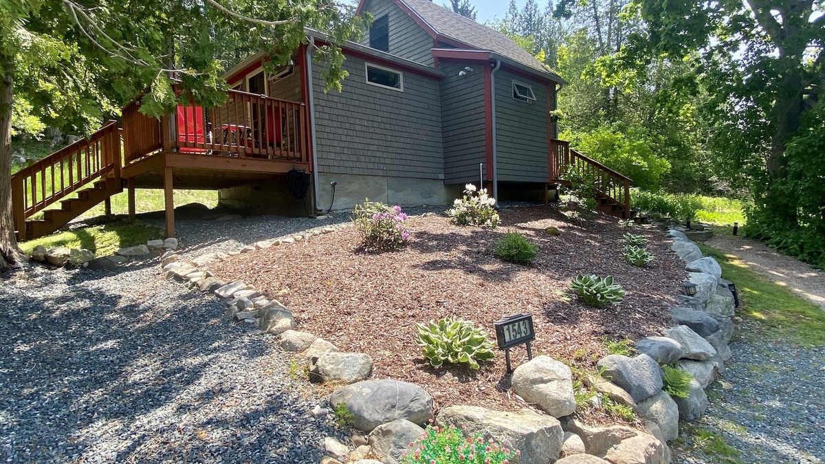 Seal Cove House | Cregboy Cottage: A Cozy Retreat Near Acadia NP