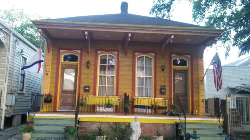 McDonough House | Creole Victorian for groups large and small