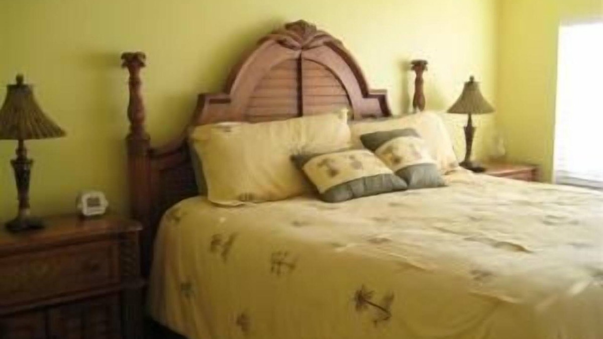 Crescent Beach Condo | Crescent Beach I-14 Four Winds Condo