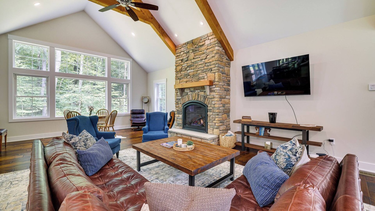 Cresco House | Cresco Countryside Oasis Surrounded by Nature!