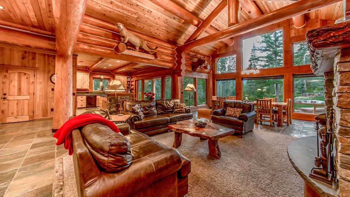 Cle Elum Cabin | Crest Lodge - 3,700sf Log Home with 5 bedrooms + Sleeps 15-17