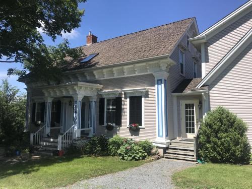 Maitland Bed & Breakfast | Cresthaven By the Sea