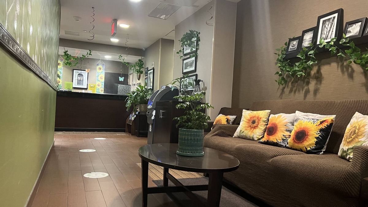 Queens Hotel | Cresthaven Inn JFK