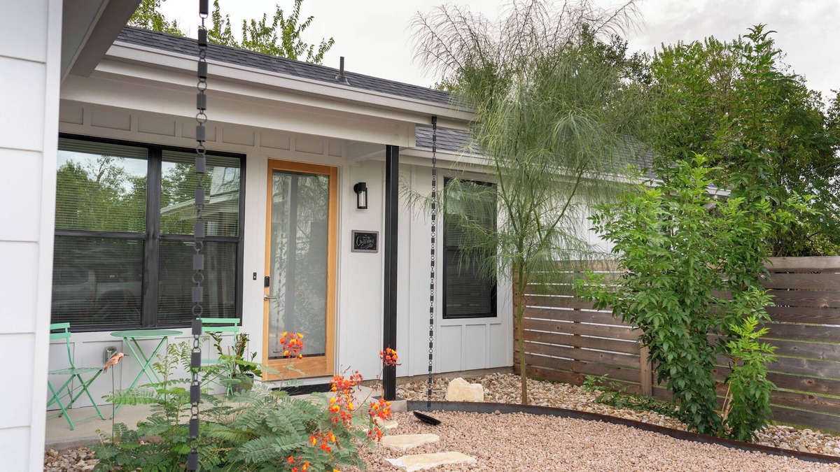 Crestview House | Crestview Casita: Relaxing base near city hotspots