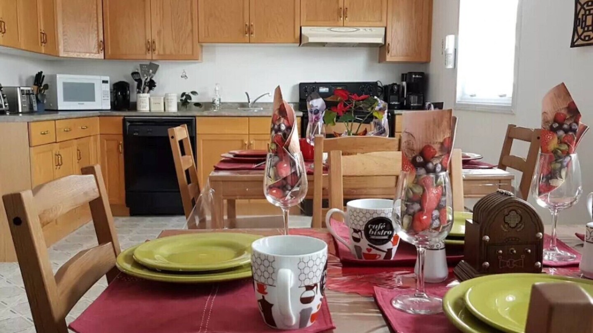 Chapleau House | Crestview Guest House - Crestview House - Standard Room B12