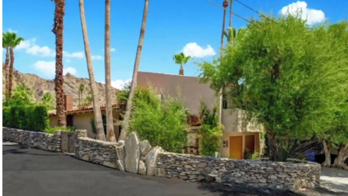 The Mesa House | Crestview Heights in The Mesa