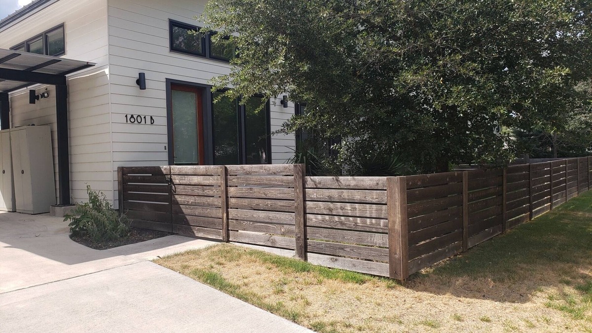 Brentwood House | Crestview Townhome - 10 mins from The Domain, 10 mins from Downtown