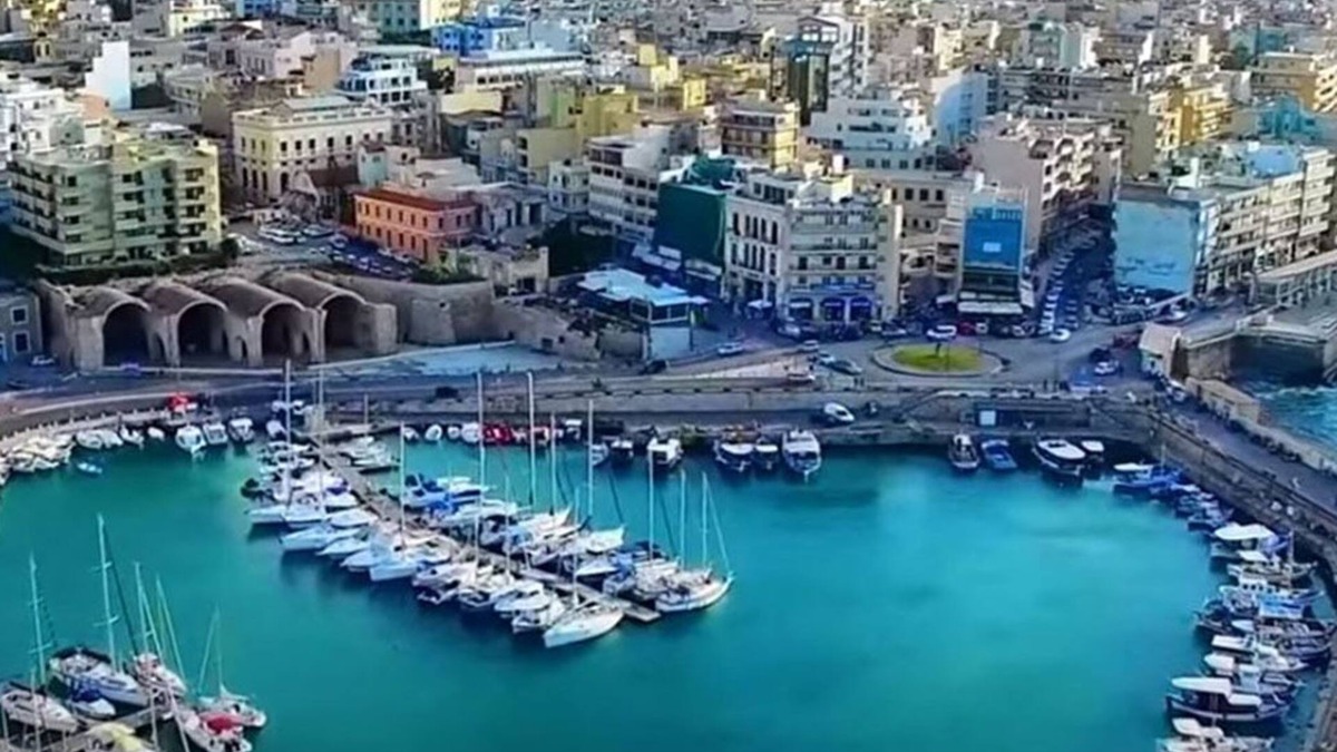 Agios Dimitrios Apartment | Crete aparthouse NortnModern Apartment with Shared Sea View Patio near beach