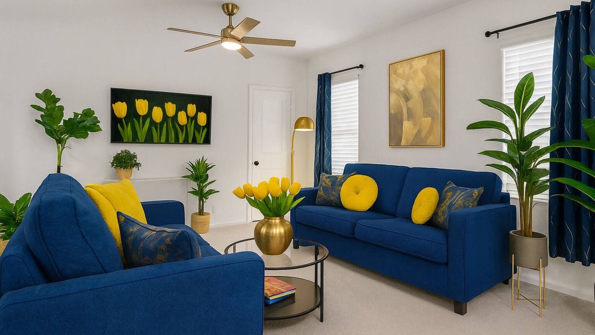 Lavon House | Crew Stay: Sleeps 10, Wi-Fi, Parking, Big Backyard