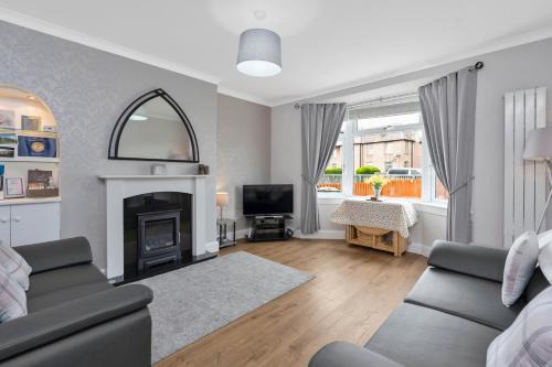 Pilton Apartment | Crewe Apartment - Stylish 2 bedroom apt, Garden, Free parking, Edin City