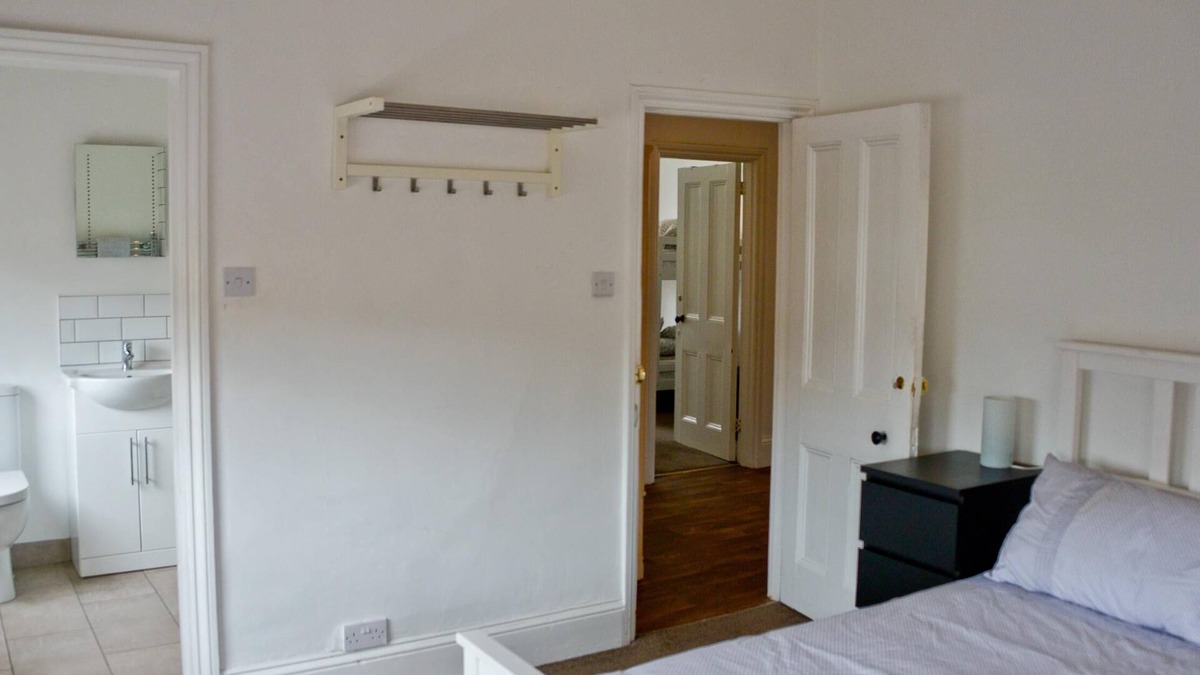 Worthing Apartment | CRH · Corner House Apartment