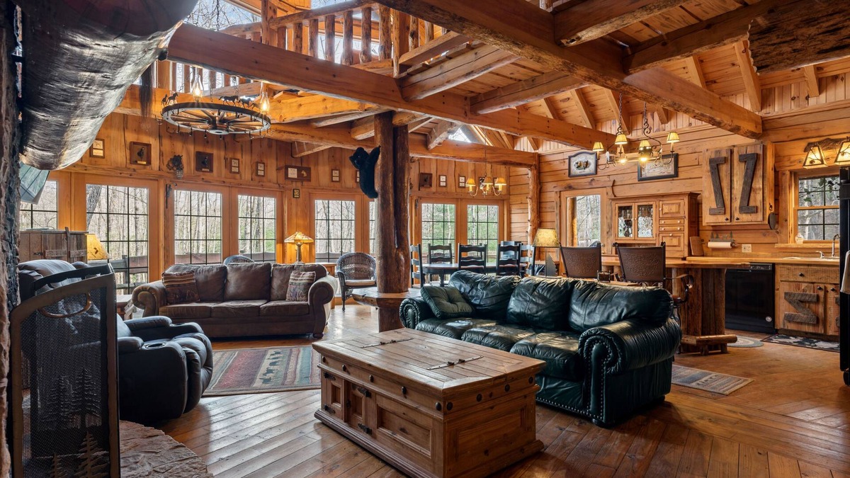 Oneida Cabin | Crickett Lane - 8 Stall Horse Barn