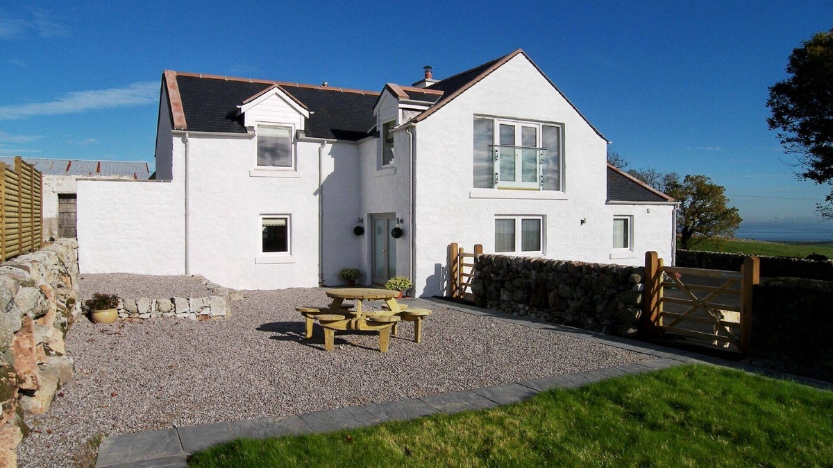 Sandyhills Cottage | Criffel Glen - a house that sleeps 6 guests in 3 bedrooms