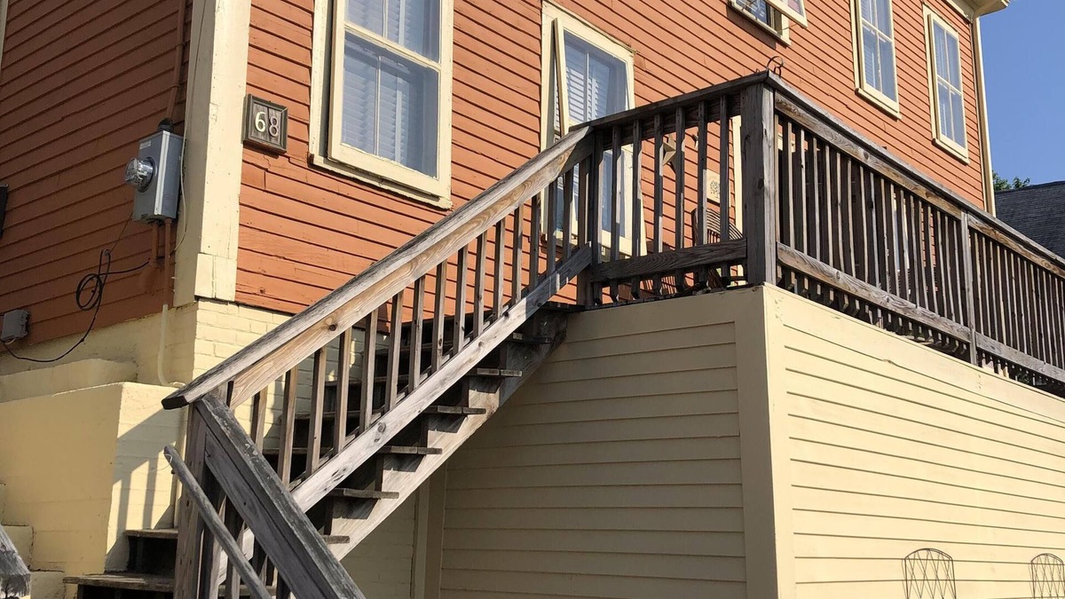 Gloucester House | Cripple Cove Apartment in historic home across from harbour in Gloucester, MA
