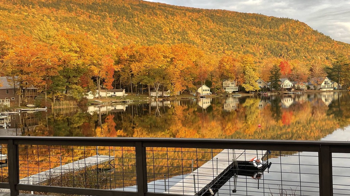 Salisbury House | Crisp and Clean Lakefront Home sleeps 8 in 4 Bedrooms