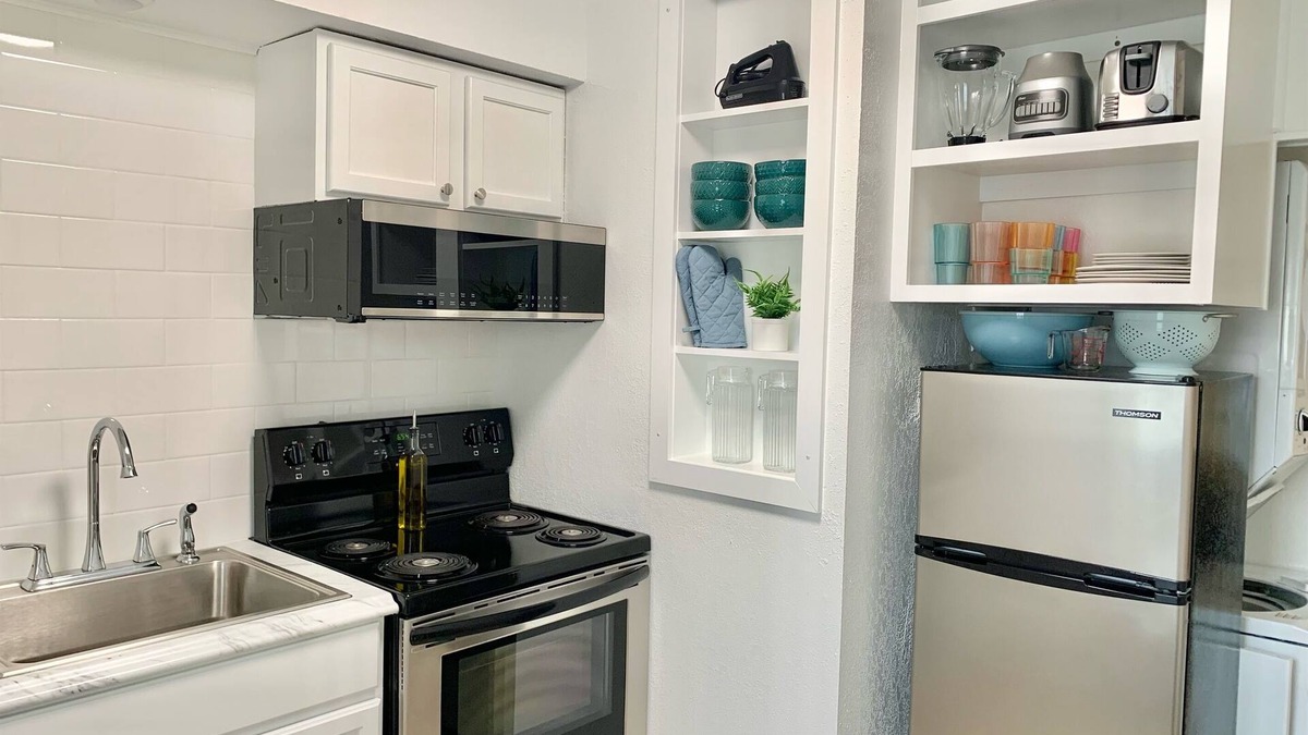 Kokomo Condo | Crisp and Modern one bedroom condo on Northwest side of Kokomo