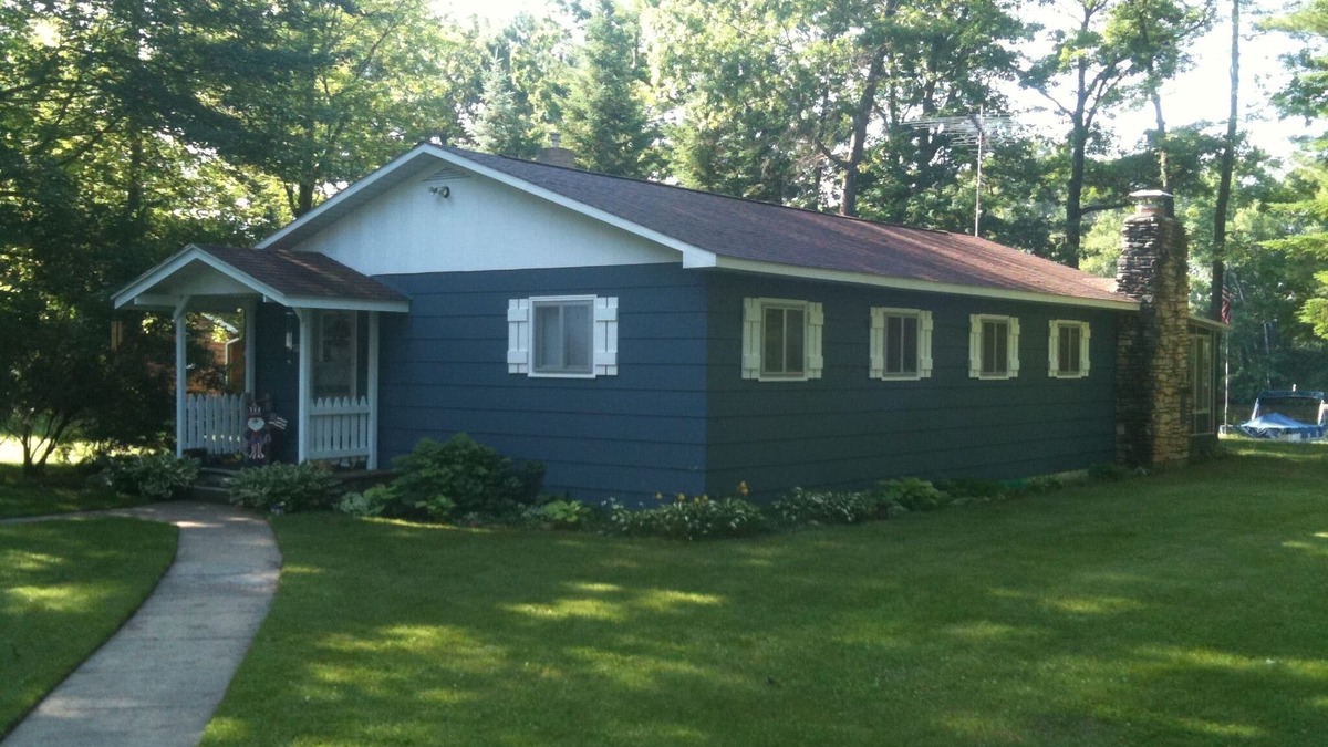 Crivitz Cottage | Crivitz Area Cottage on Pristine Sandstone Flowage of the Peshtigo River.