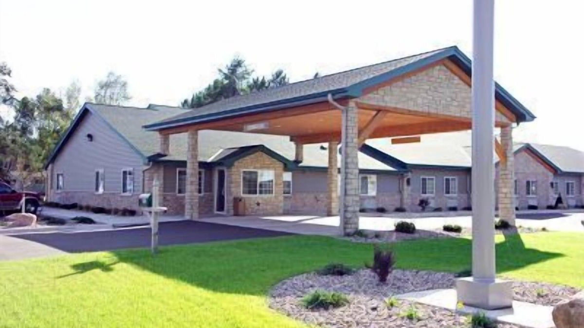 Crivitz Hotel | Crivitz Lodge