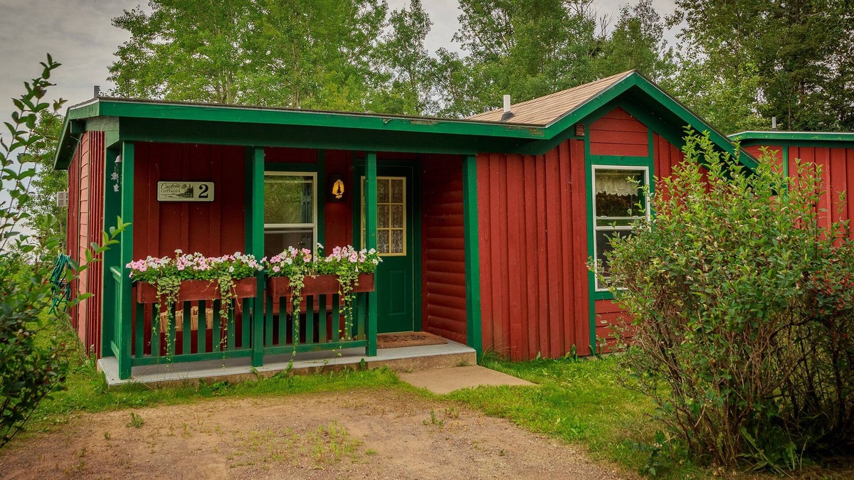 Croftville Cottage | Croftville Road Cottages #2. On the Shore of Lake Superior. Cozy and Romantic.