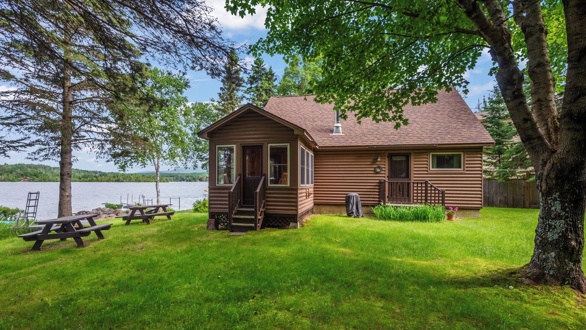 Rangeley House | Croker Cottage | Charming Cottage on Rangeley Lake