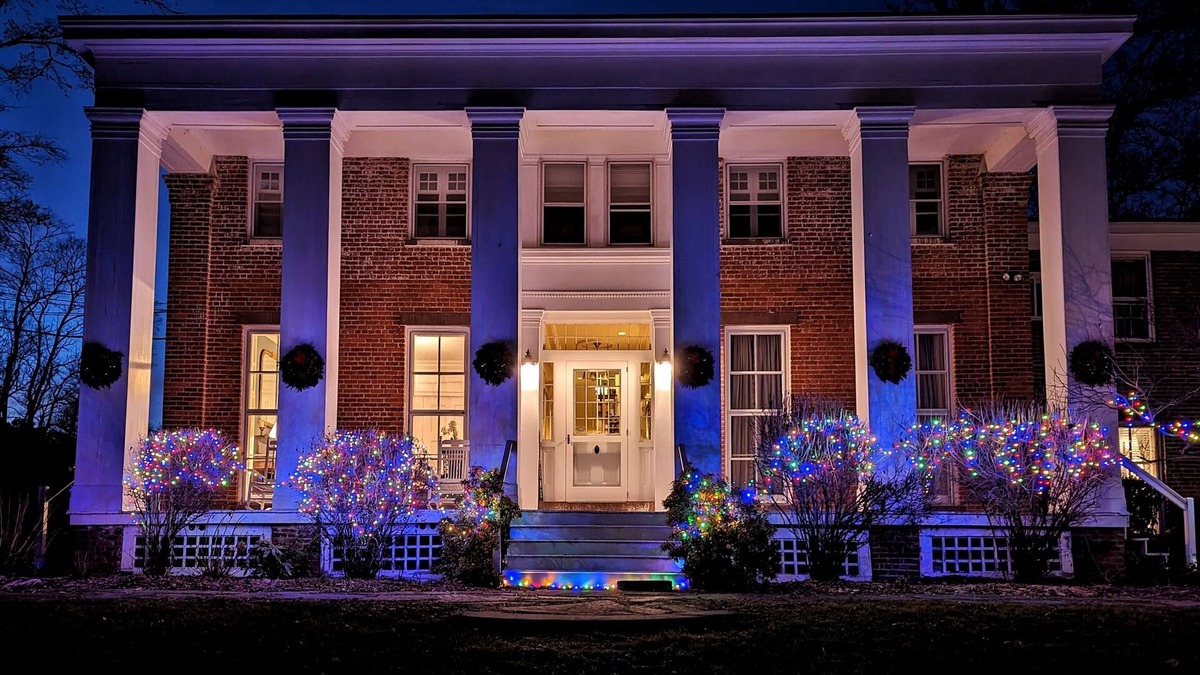 Cornwall Bed & Breakfast | Cromwell Manor Inn
