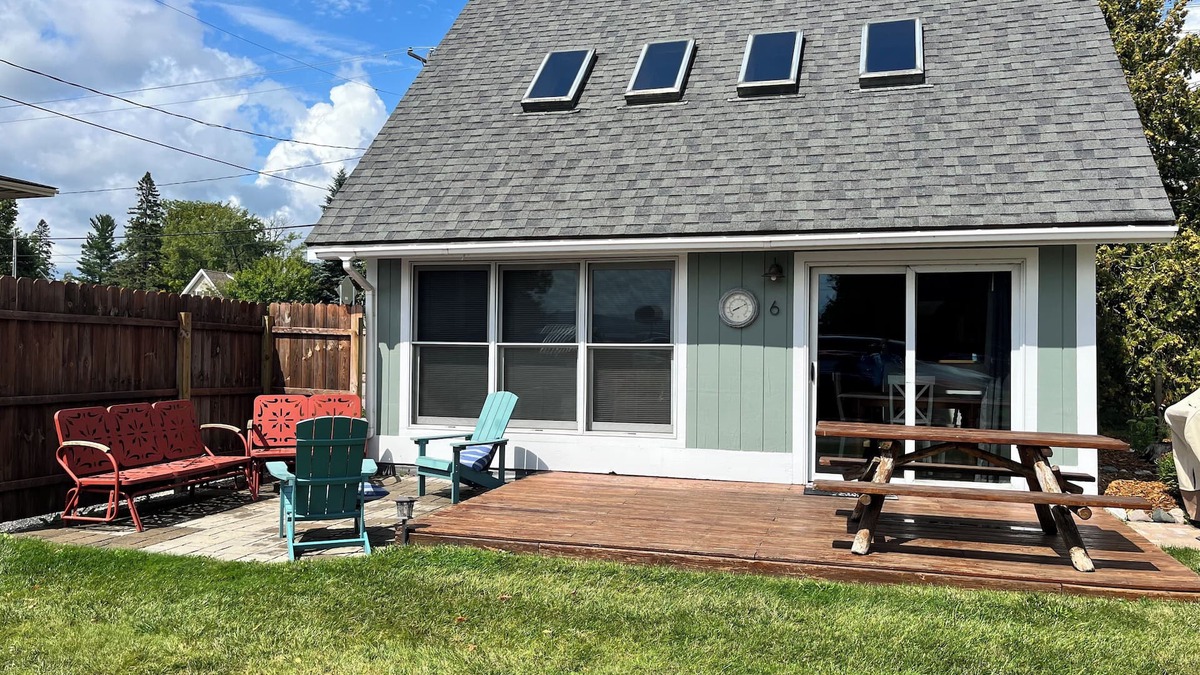 Oden Cottage | Crooked Lake Cottage with sandy swimming beach